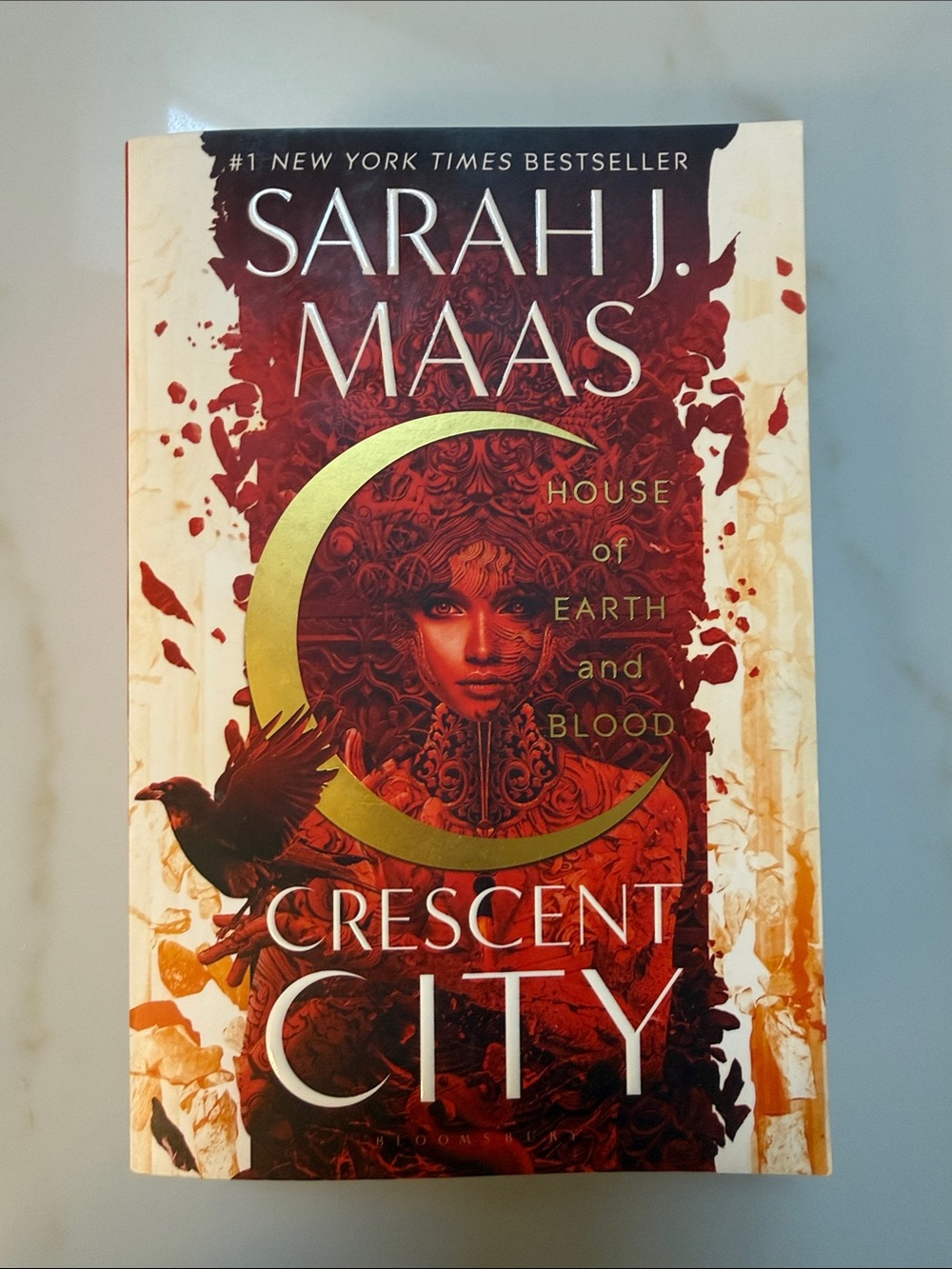 Sarah J. Maas - Crescent City: House of Earth and Blood (Red & Gold Cover)